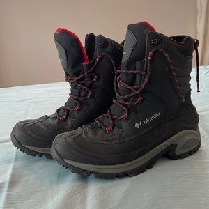 Mens Columbia Winter boot size 9. Excellent condition!